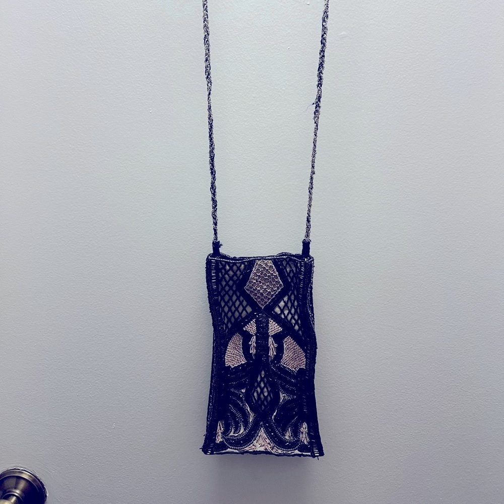 Vintage fancy crossbody bag
Zara